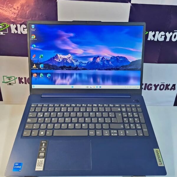 Lenovo Slim 3i | Core i5-12450H (Alto Rendimiento) | RAM DDR5 4800MHz | 512GB SSD | Portabilidad y Potencia