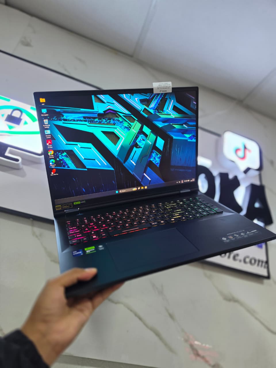 WhatsApp Image 2026-09-05 at 5.35.46 PM LAPTOP GAMER ACER PREDATOR HELIOS 18 INTEL CORE I9 14900HX RTX 4080 32GB DDR5 1TB SSD 18" WQXGA 240HZ - Imagen 1